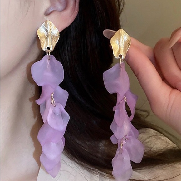 Jewelry - Gold and lilac petals Drop Earrings